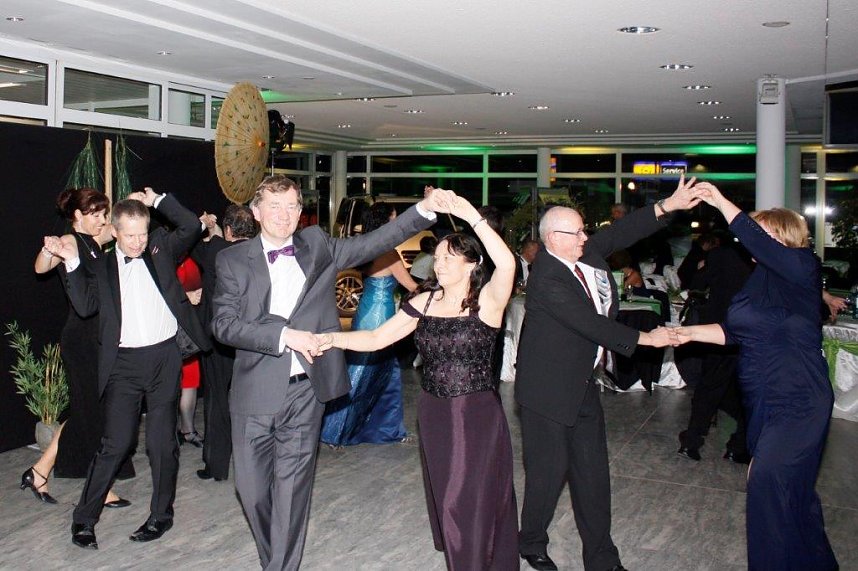 Gemeinsam feiern - gemeinsam genie&szlig;en