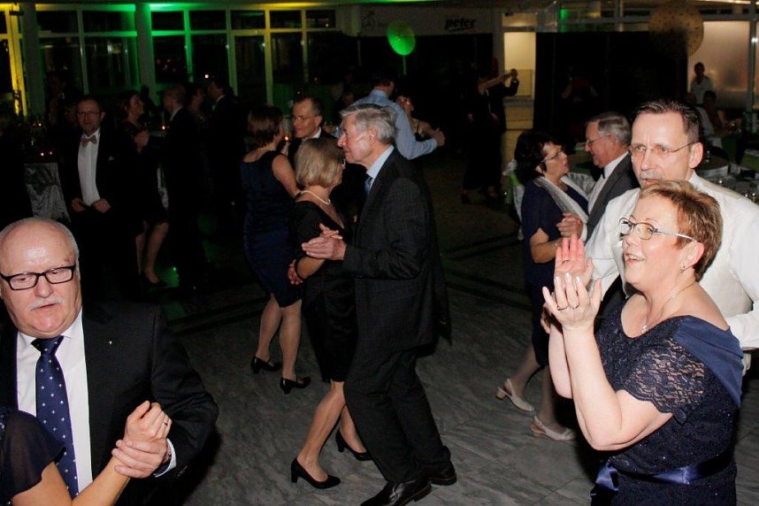 Gemeinsam feiern - gemeinsam genie&szlig;en