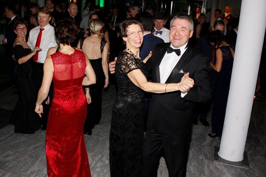 Gemeinsam feiern - gemeinsam genie&szlig;en