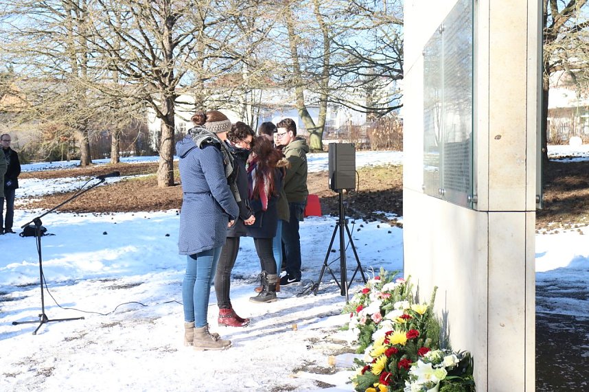 Kranzniederlegung am Nordh&auml;user Ehrenfriedhof