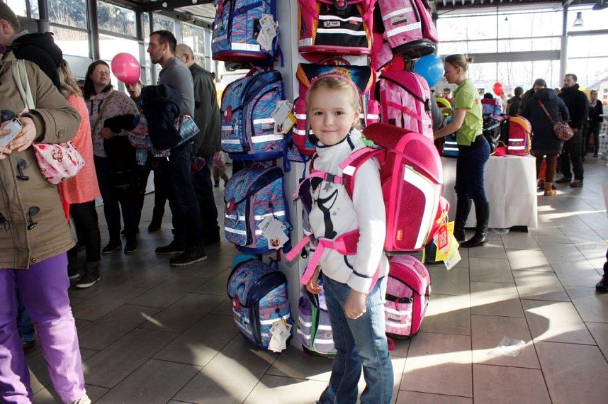 Staudenmayers Schulranzentag im Autohaus Peter