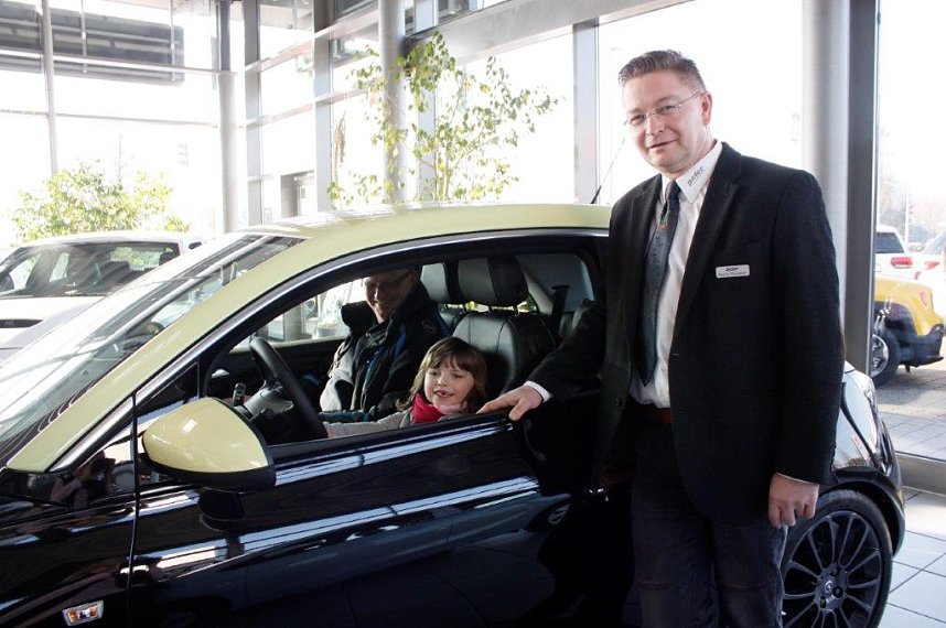 Staudenmayers Schulranzentag im Autohaus Peter