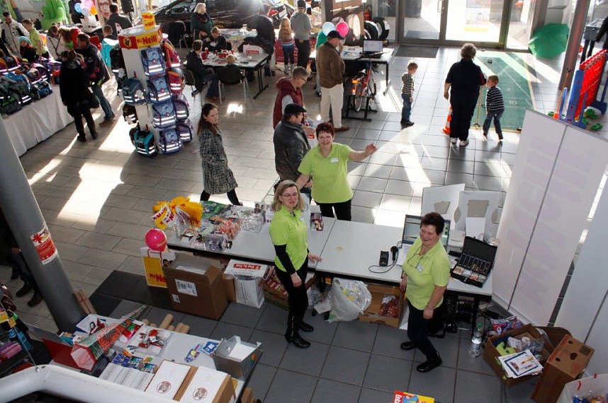 Staudenmayers Schulranzentag im Autohaus Peter