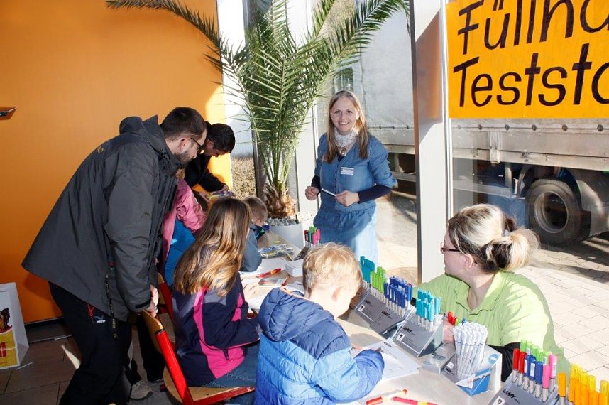 Staudenmayers Schulranzentag im Autohaus Peter