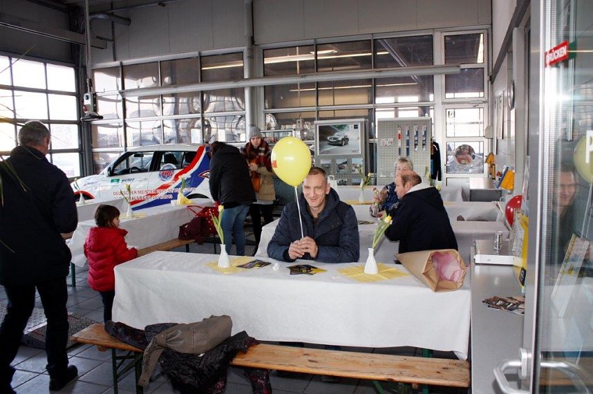 Staudenmayers Schulranzentag im Autohaus Peter