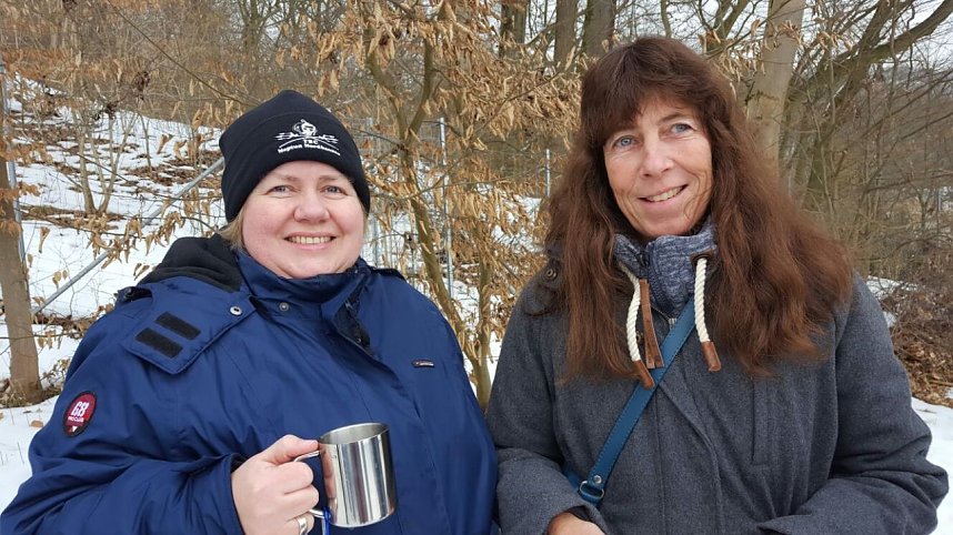 Taucher auf Winterwanderung