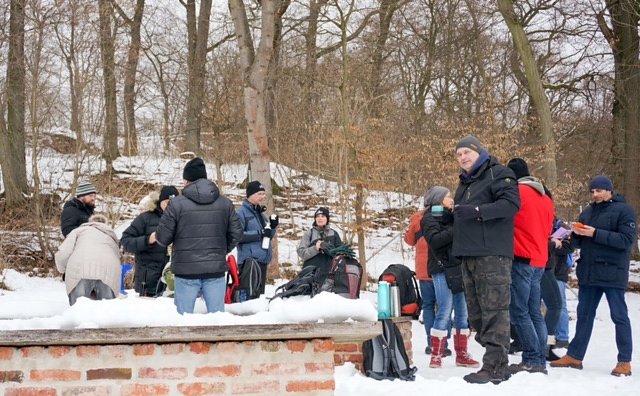 Taucher auf Winterwanderung