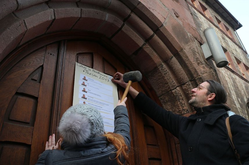 Thesenanschlag zu Nordhausen - Ferienprojekt zur Reformation endet mit Hammerschlag