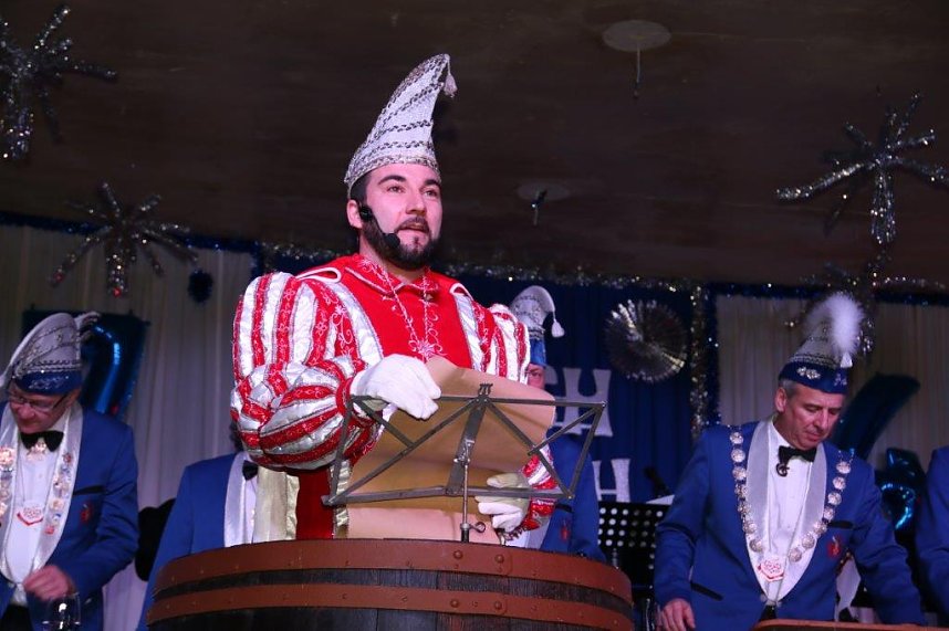 100 Mitwirkende begeisterten den Lindenhof