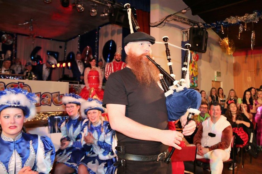 100 Mitwirkende begeisterten den Lindenhof