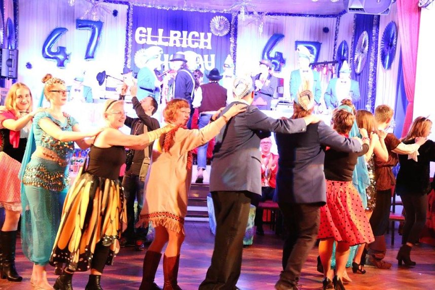 100 Mitwirkende begeisterten den Lindenhof