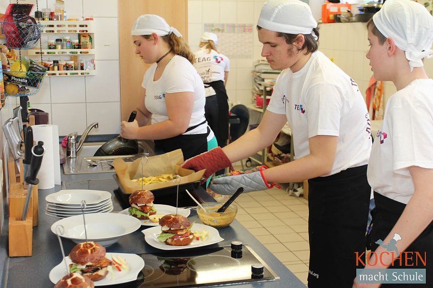 Schwerstarbeit f&uuml;r die "Faboulus-Head-Chefs"