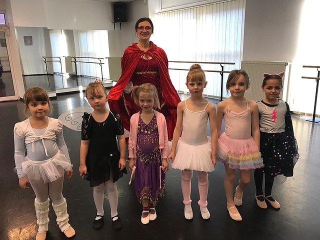 Fasching im Tanzstudio Radeva