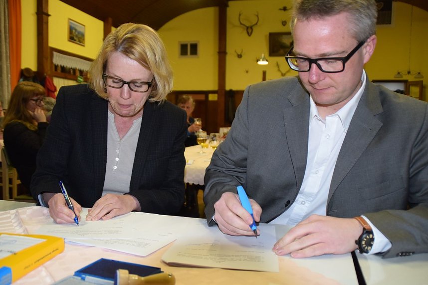 Eingemeindungsvertrag unterschrieben