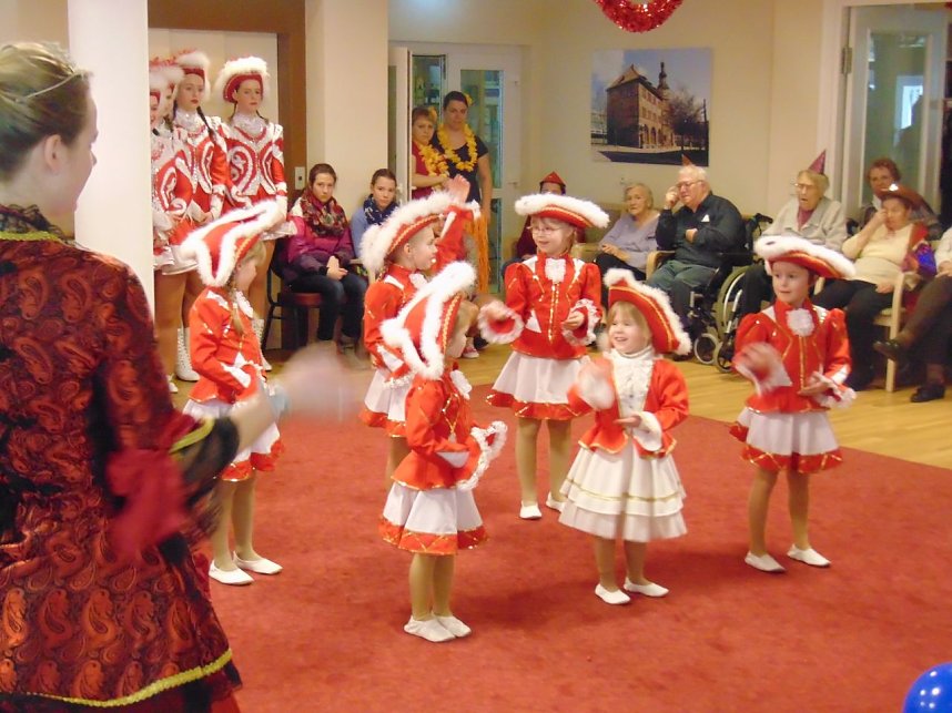 N&auml;rrisches Treiben im Sonnenhof