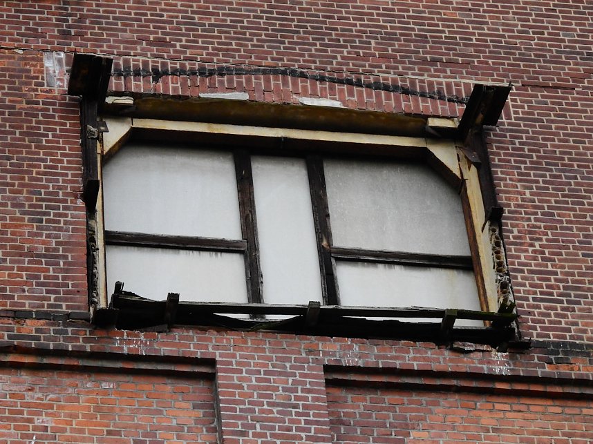 Peter Blei in der Brikettfabrik