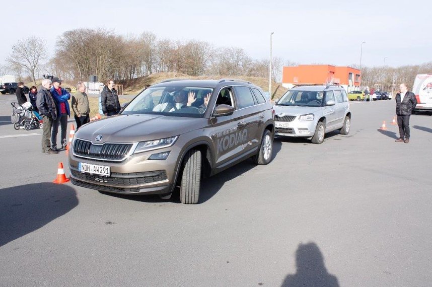 Ab ins Gel&auml;nde: Autohaus-Peter-Gruppe lud zum Aktionstag ins Autodrom