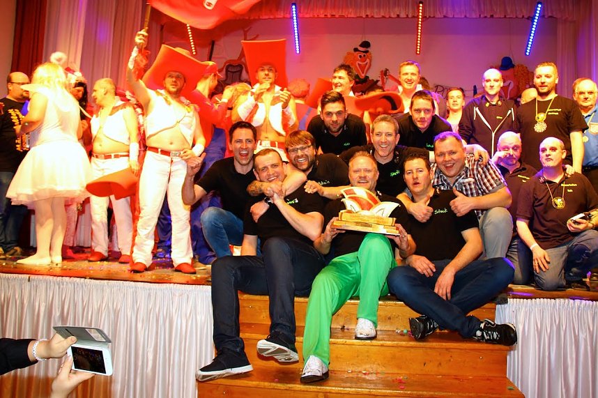 M&auml;nnerbeine und mehr auf Bleicher&ouml;der B&uuml;hne