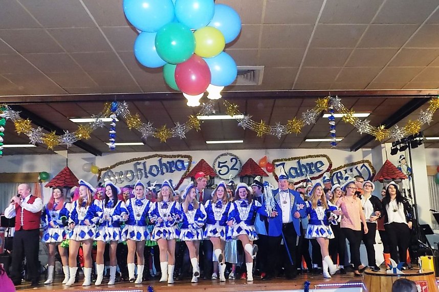 52 Jahre Karneval in Gro&szlig;lohra � viel Schunkeln, viel Lachen, viel Applaus