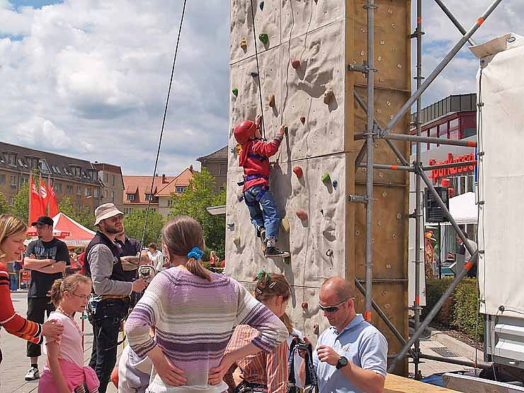 Kinderlachen auf dem Parkplatz
