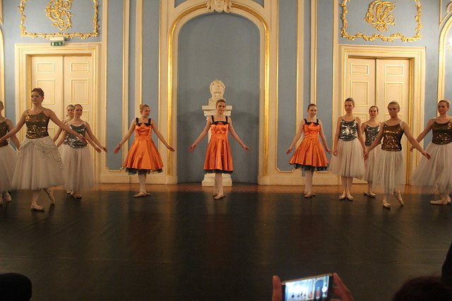 Das Tanzstudio Radeva verzauberte das Publikum im Blauen Saal