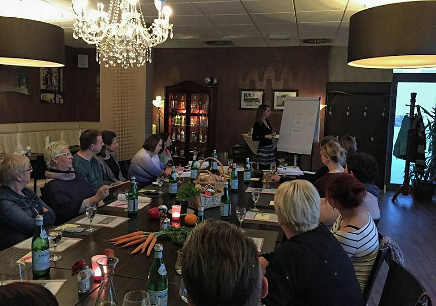 5-Elemente - eine K&uuml;che - Kochen f&uuml;r das Wohlbefinden lehrte Helene Kempe gestern im Rosengarten