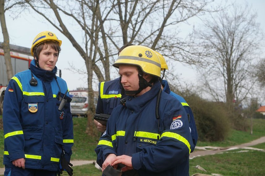 THW und Feuerwehren &uuml;bten an der Zorge