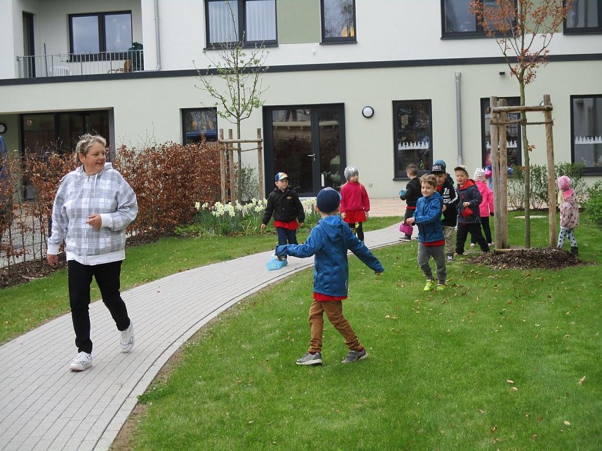 Ostereiersuche im Rolandhaus