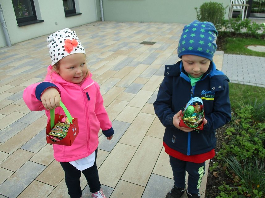 Ostereiersuche im Rolandhaus