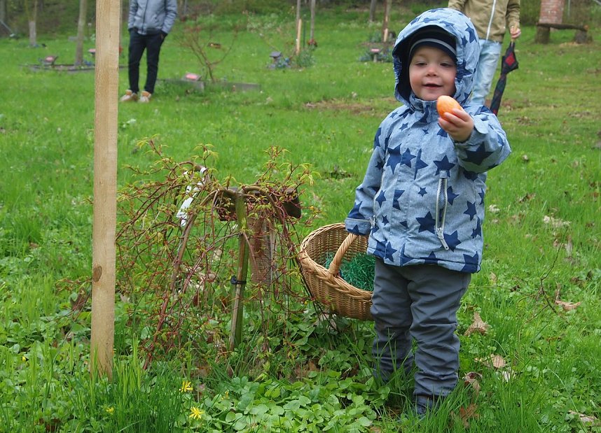 Ostereiersuche im Ahornpark