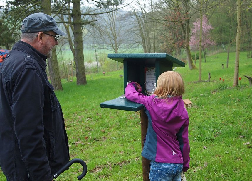 Ostereiersuche im Ahornpark