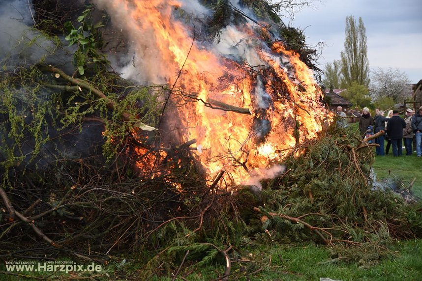 Osterfeuer Sundhausen und Werther