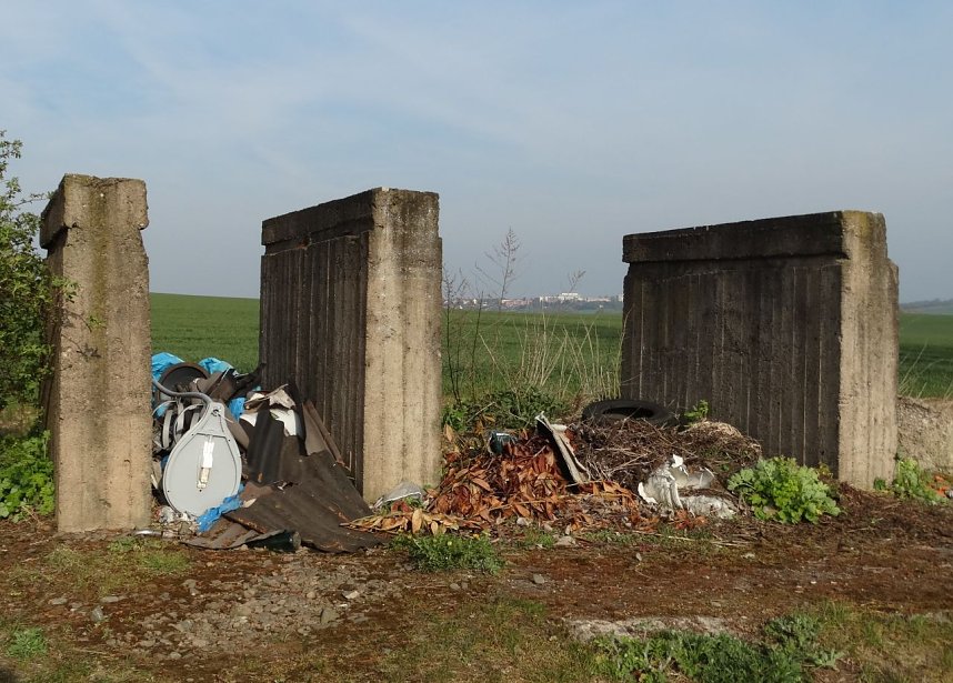 Illegale Entsorgung am Wanderweg
