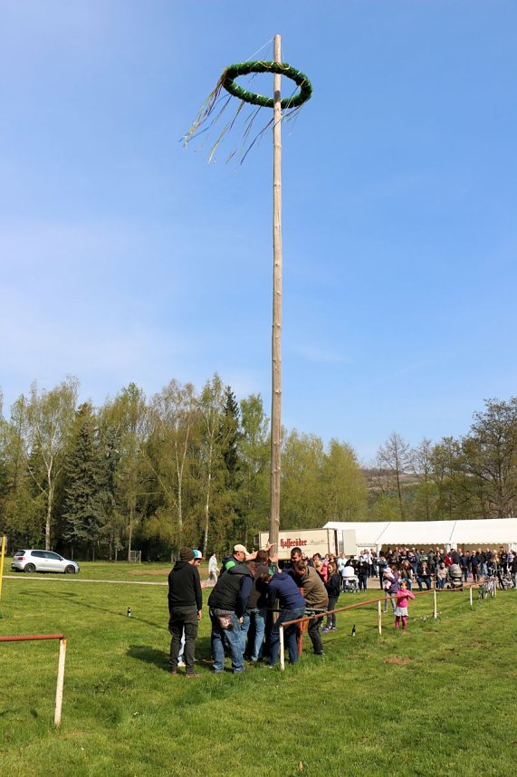 Maibaumsetzen in W&uuml;lfngerode
