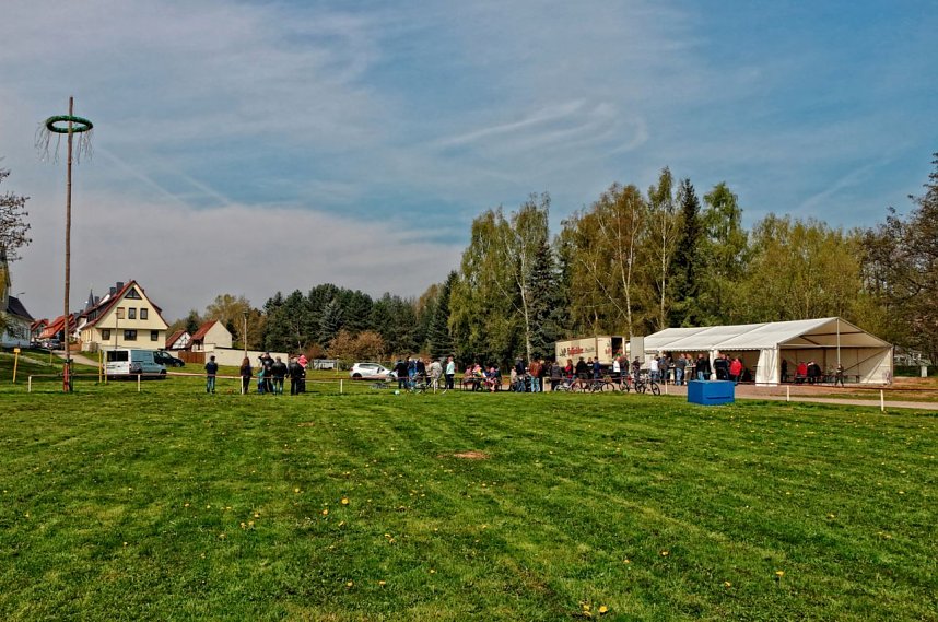 Maibaumsetzen in W&uuml;lfngerode