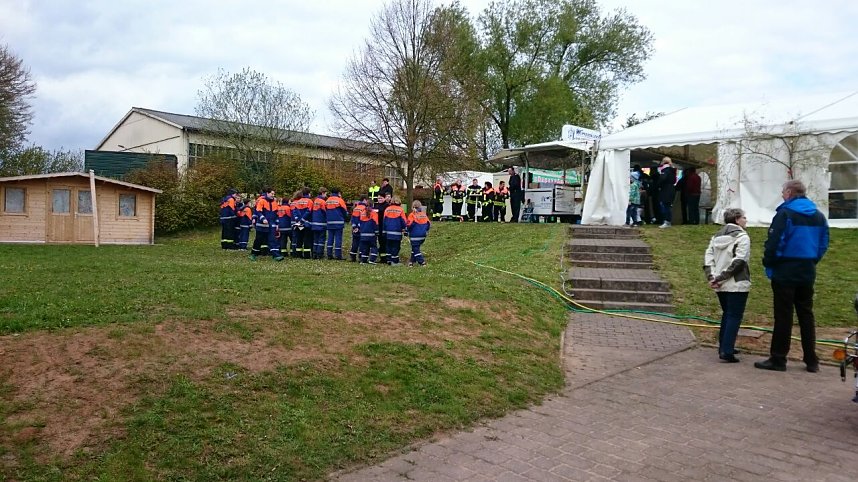 Der Maibaum steht in Herreden