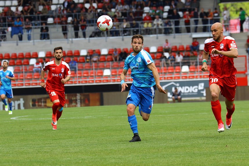 Pokalfinale zwischen RWE und Wacker in Erfurt