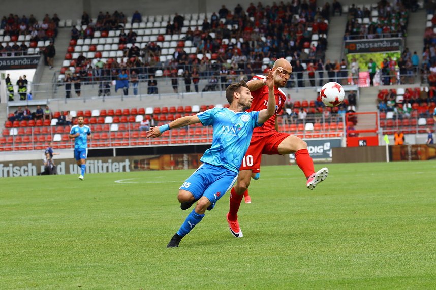 Pokalfinale zwischen RWE und Wacker in Erfurt