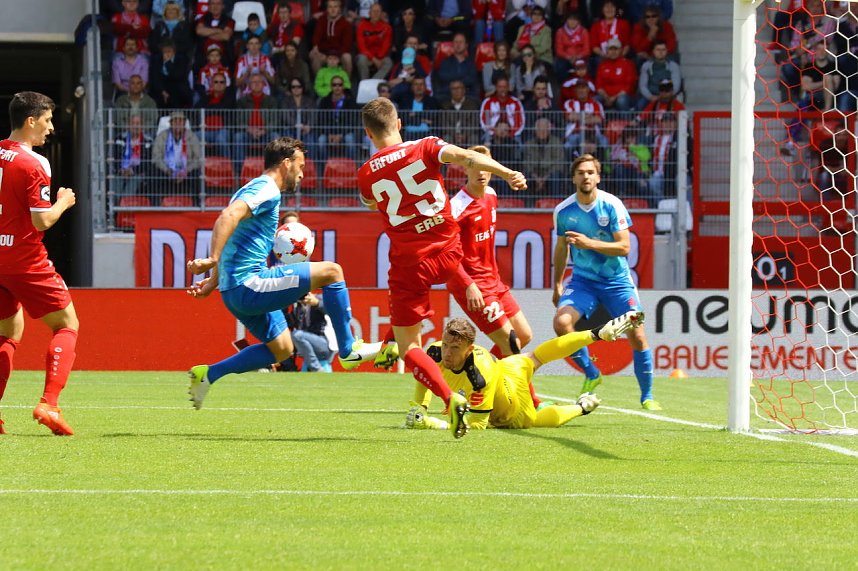 Pokalfinale zwischen RWE und Wacker in Erfurt