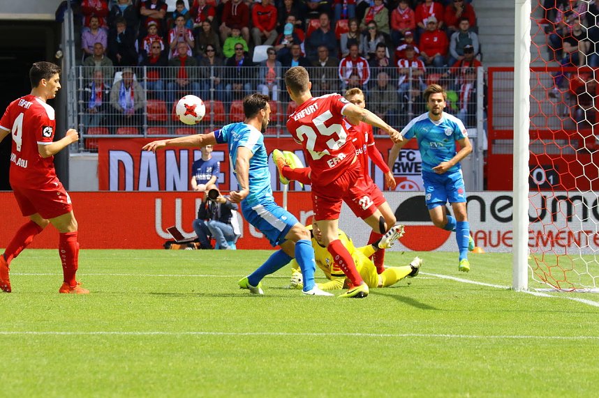 Pokalfinale zwischen RWE und Wacker in Erfurt
