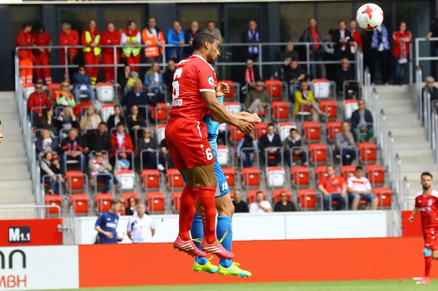 Pokalfinale zwischen RWE und Wacker in Erfurt