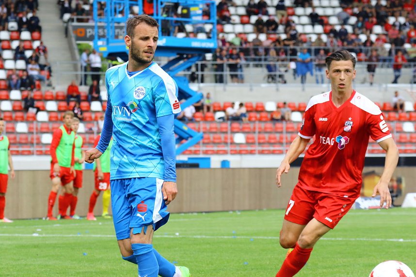 Pokalfinale zwischen RWE und Wacker in Erfurt