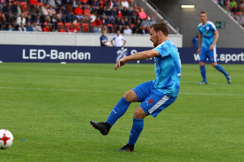 Pokalfinale zwischen RWE und Wacker in Erfurt