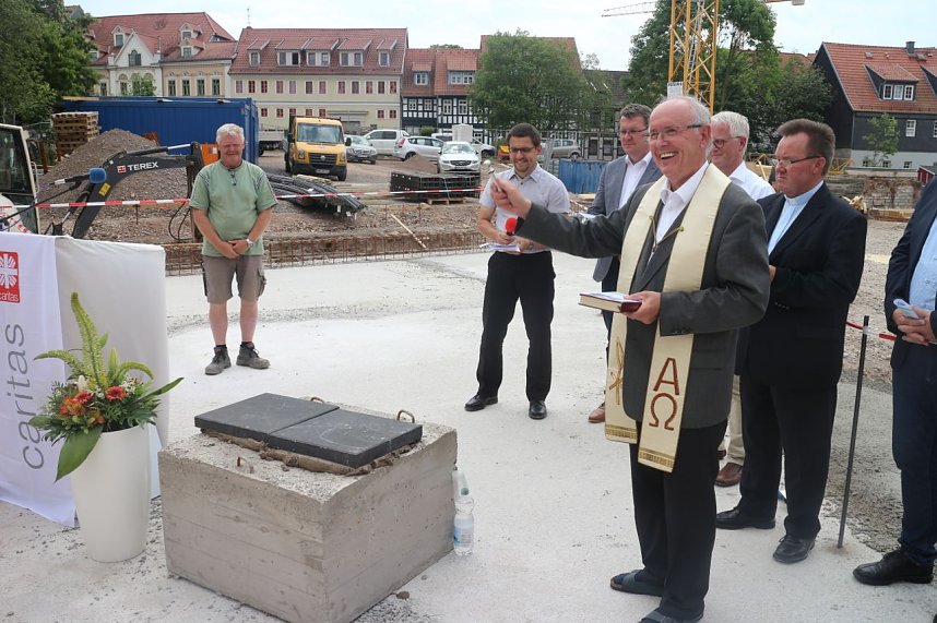 Grundsteinlegung f&uuml;r die Erweiterung des Altenpflegeheims St. Josef in Nordhausen