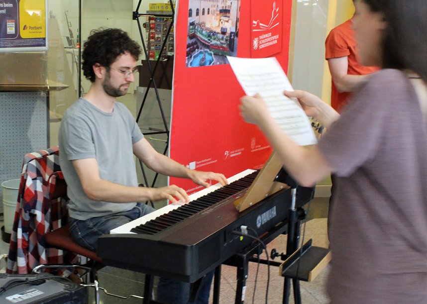 Mit Zimmermannsbleistift dirigiert