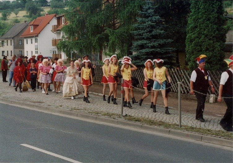 25 Jahre Krimder&ouml;der Eichenfest: Festumzug beim 8. Krimder&ouml;der Eichenfest