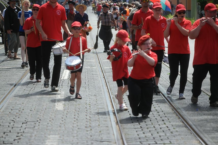 Festumzug zum 1090. Geburtstag der Rolandstadt