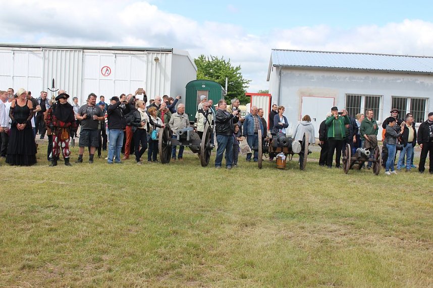 Gro&szlig;e Parade auf dem Dickkopf