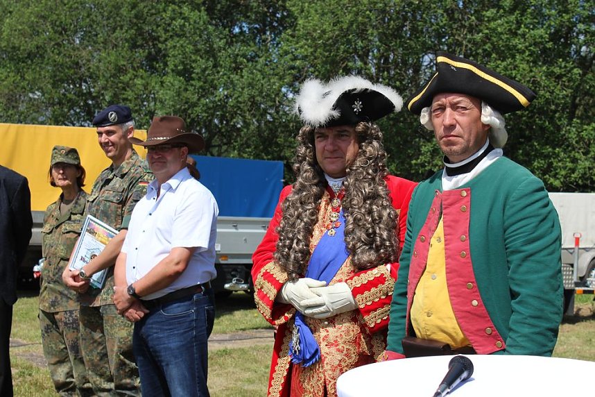 Gro&szlig;e Parade auf dem Dickkopf