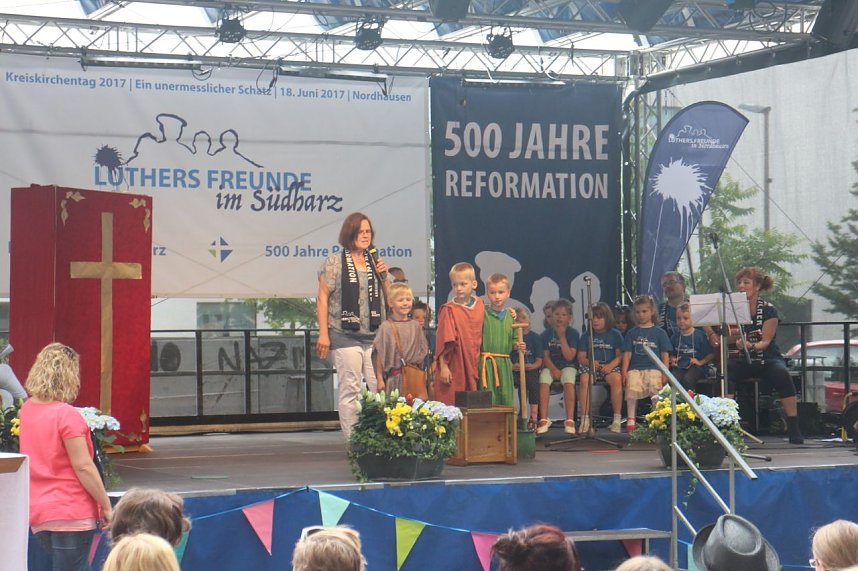 Kreiskirchentag vor der Nordh&auml;user Blasiikirche